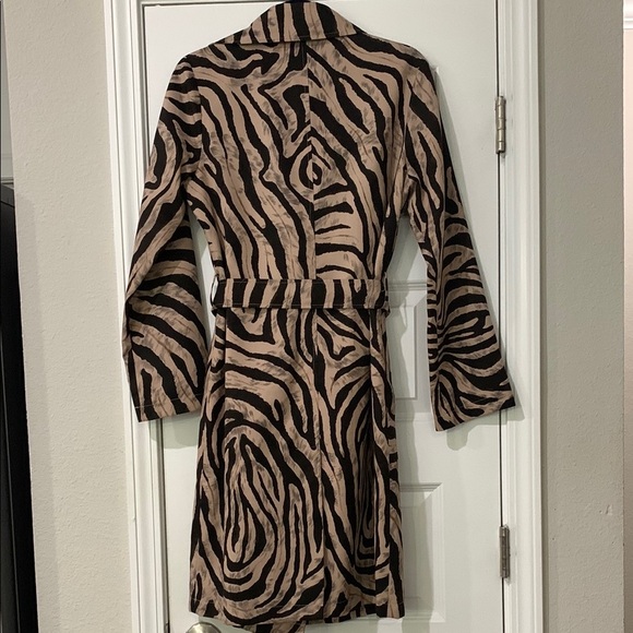 SAMUEL DONG Zebra Print Trench Coat - Picture 7 of 11